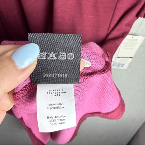 Athletic Propulsion Labs APL The Perfect Wool Blended Tee in Burgundy Size XL - Picture 9 of 12